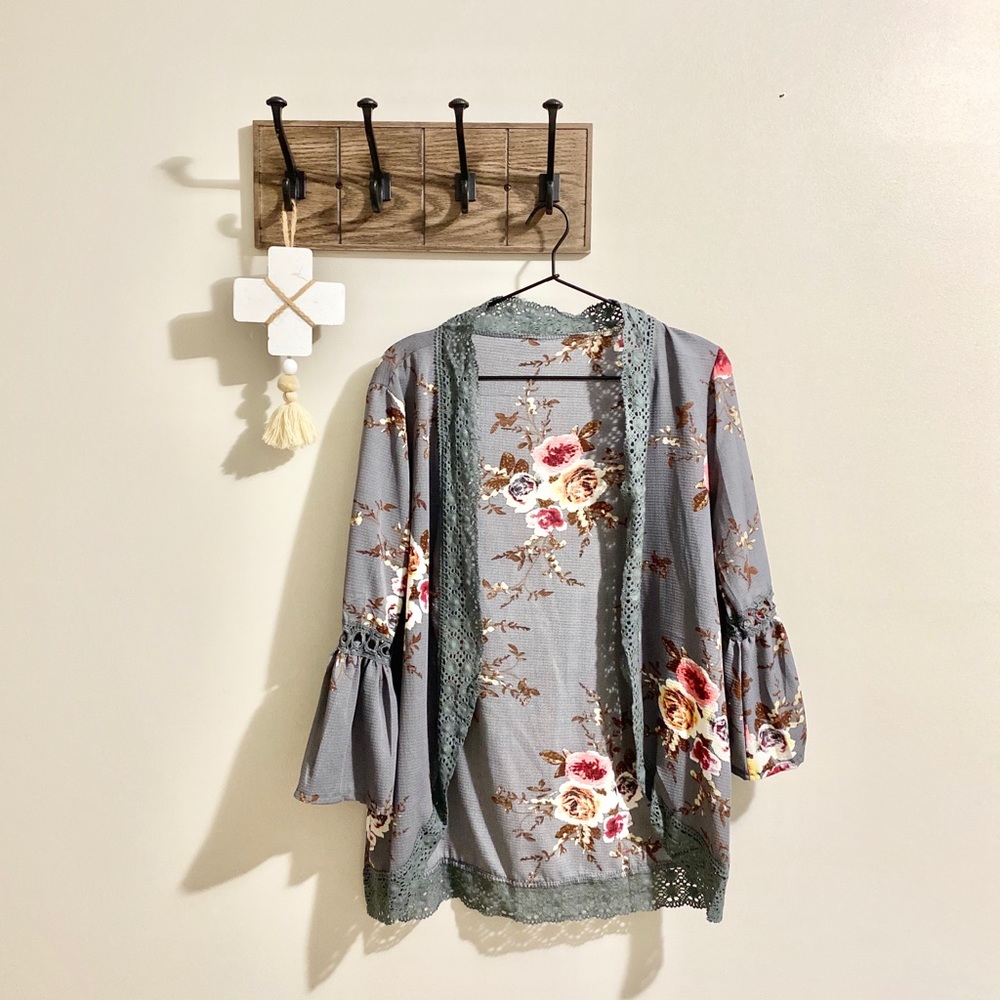 Unbranded | Gray Floral Cardigan
